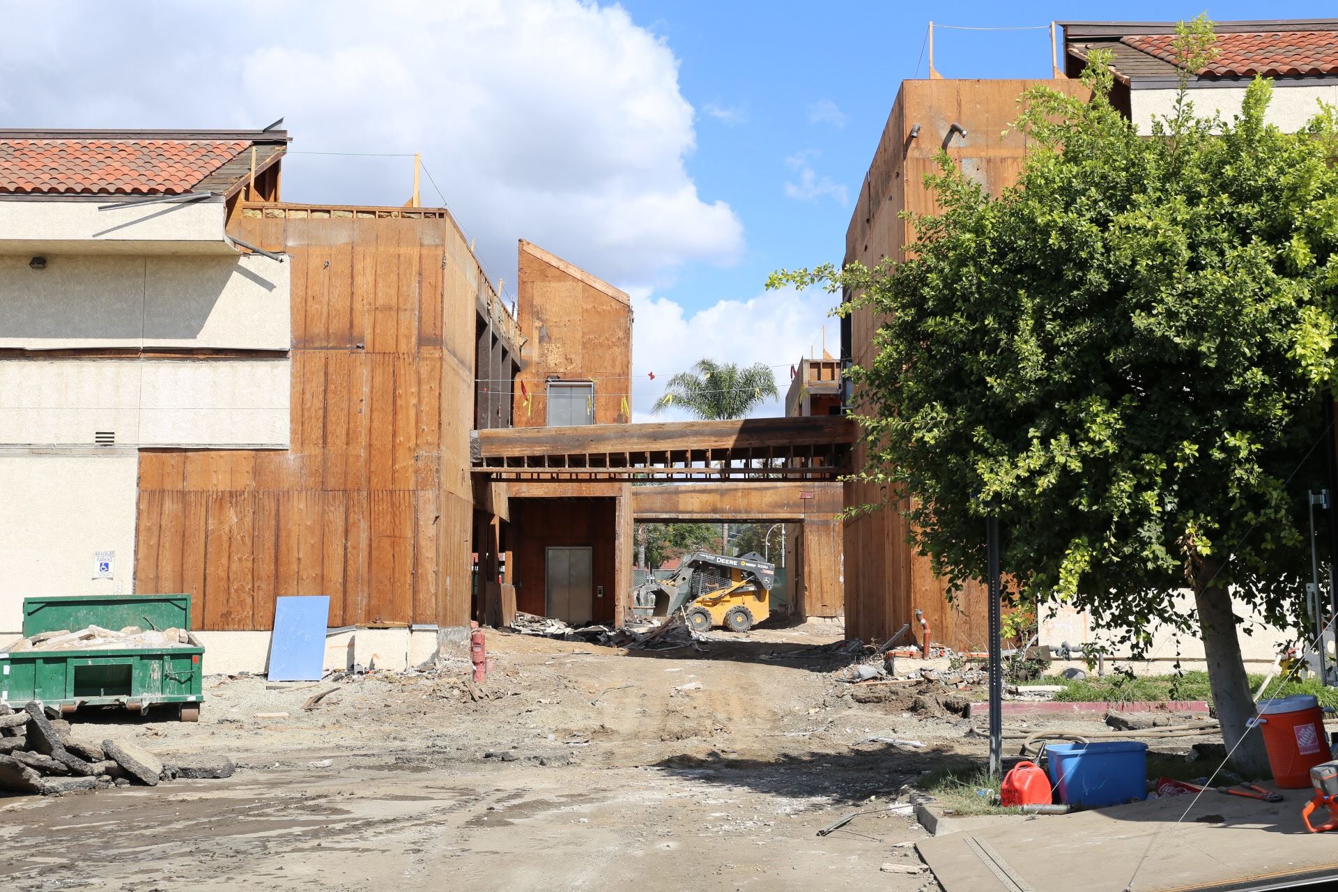 October 2015 Contruction on the Civer Center outside